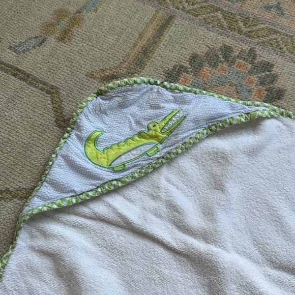 3 Martha’s Hooded Bath Towel
VGUC - Picture 2 of 2